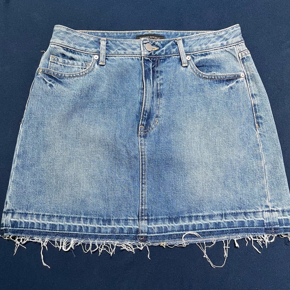 Banana Republic denim mini skirt, size 4